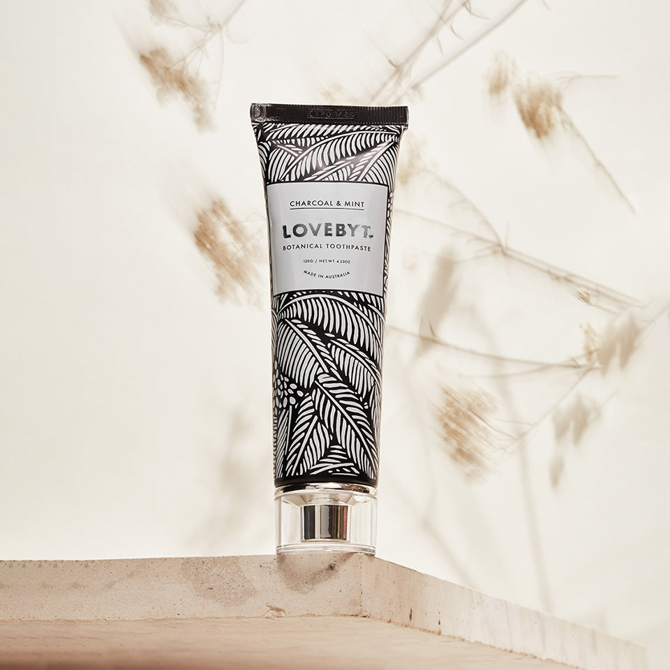 【限定PKG LOVEBYT】<br>ナチュラル 歯磨き粉 <br> チャコール&ミント
